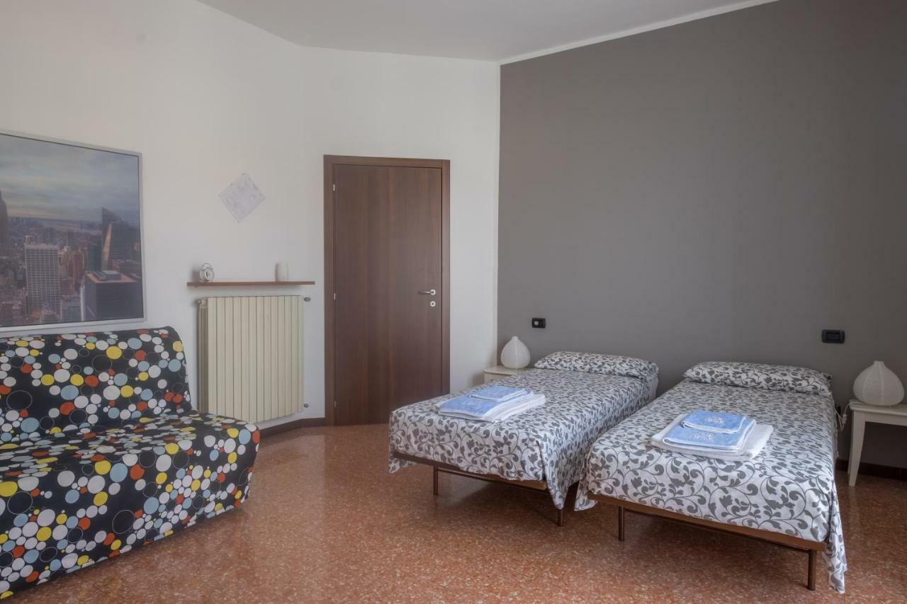 B&B Le Camelie Bareggio Extérieur photo